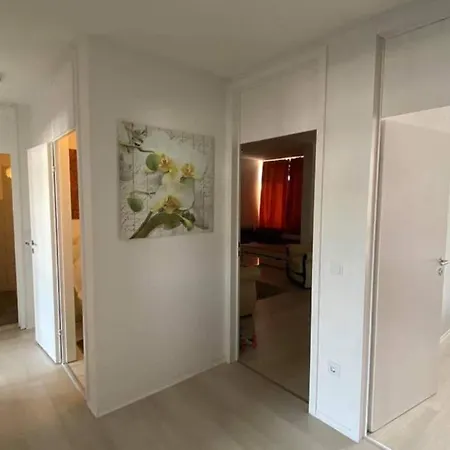 Zw. Koln & Dusseldorf Bis 7 Messegaste / Monteure Apartmán *